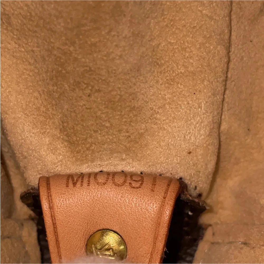 Louis Vuitton Looping Shoulder Bag GM Brown- authentic EUC
